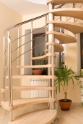 Какими бывают лестницы для дома