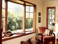 Деревянные окна со стеклопакетом – гарантия презентабельного и эксклюзивного интерьера
